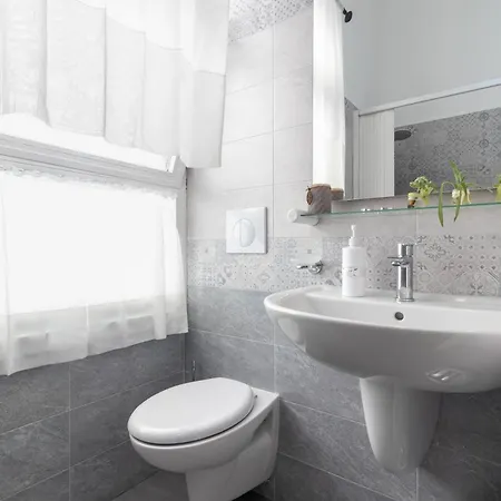 Apartment Dormiamoci Su *